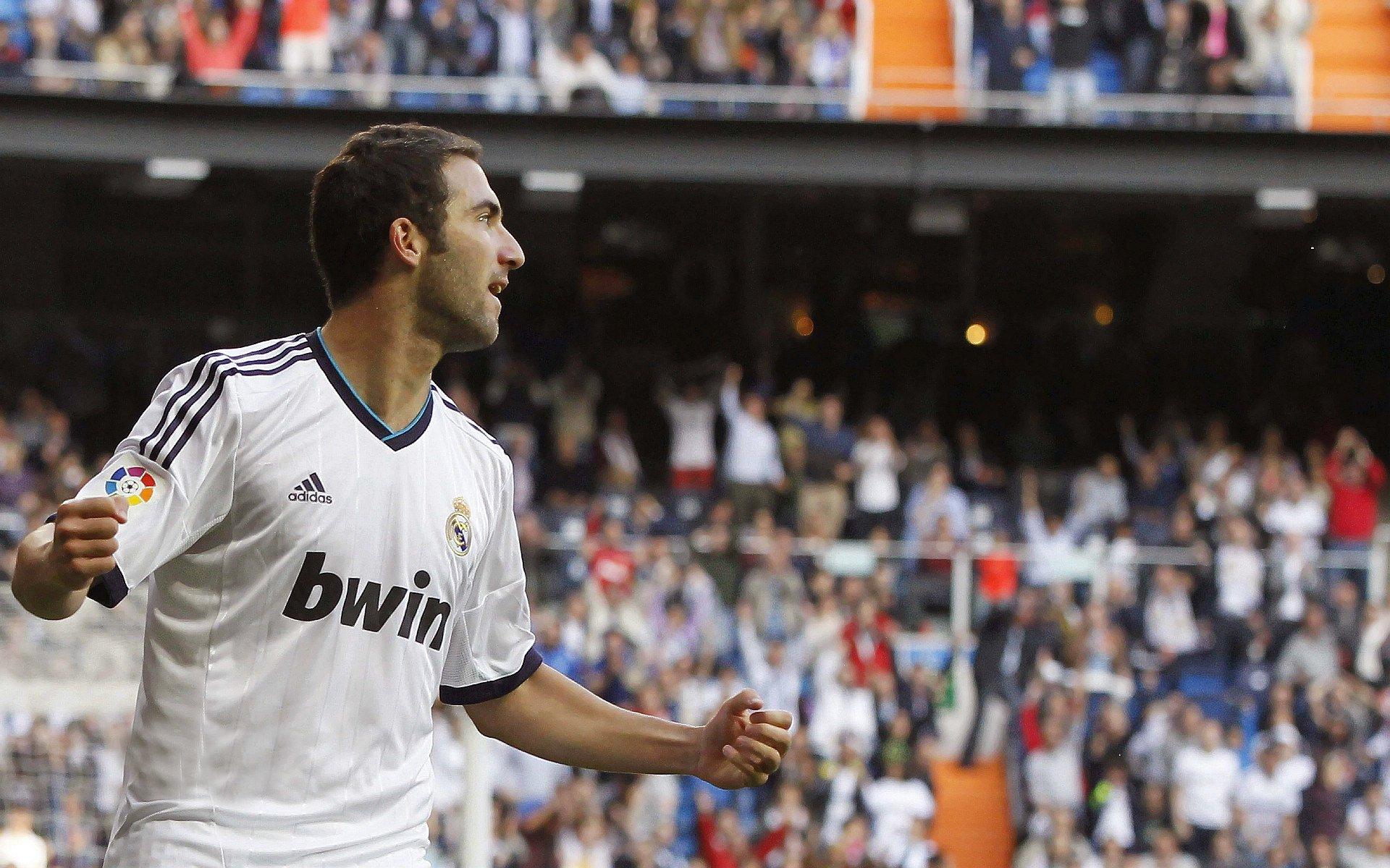 梅西第八次荣膺金球奖 刷新足坛历史纪录