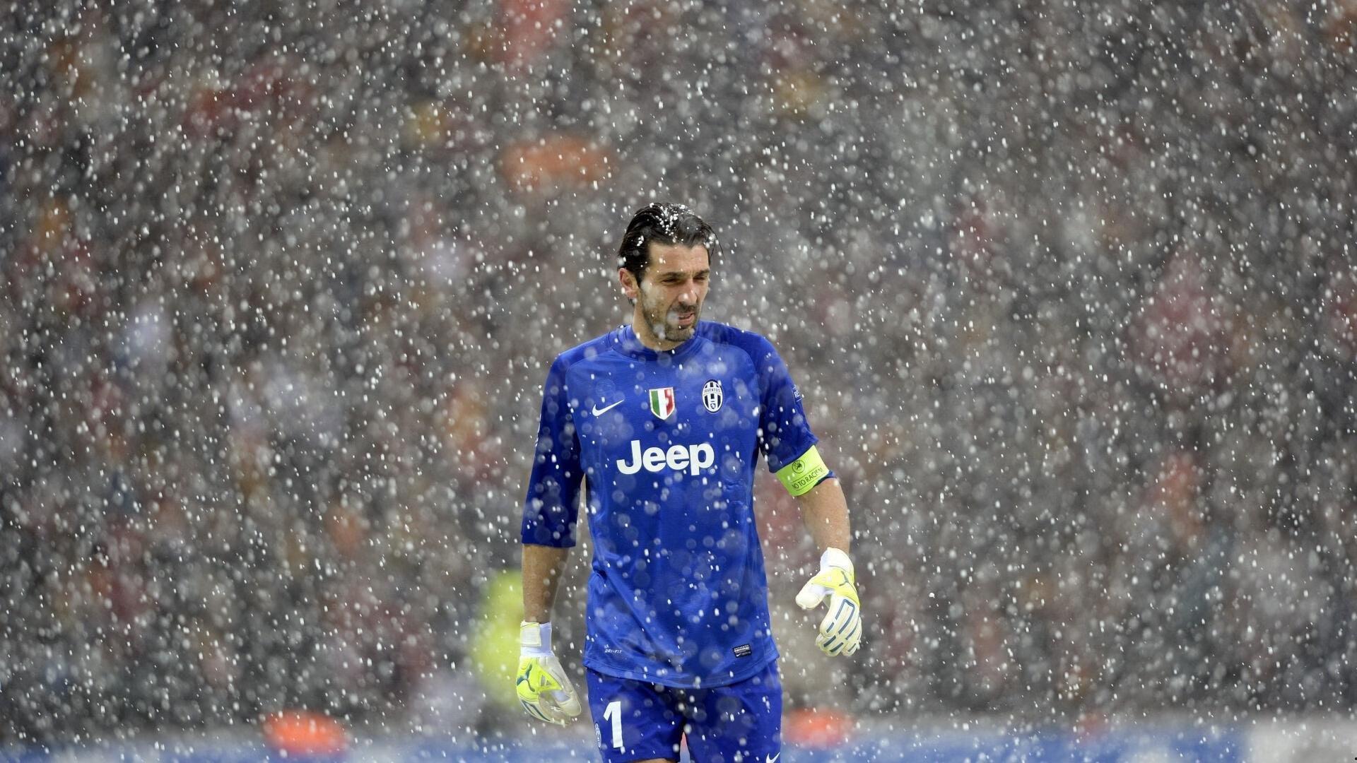 点球大战惊心动魄,蓝鹰绝杀红魔挺进决赛